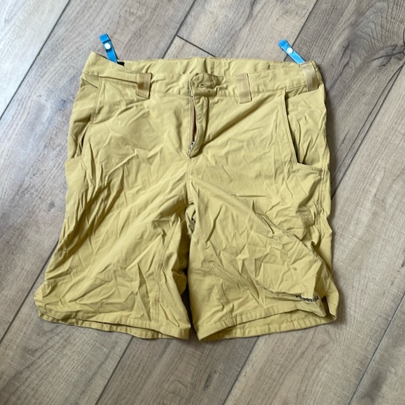 Women’s Patagonia size small biking/hiking shorts - Picture 1 of 2